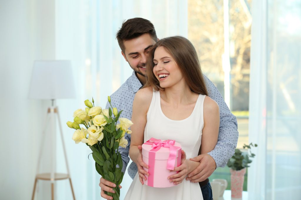 Signs You Are Dating A Narcissist They lovebomb you